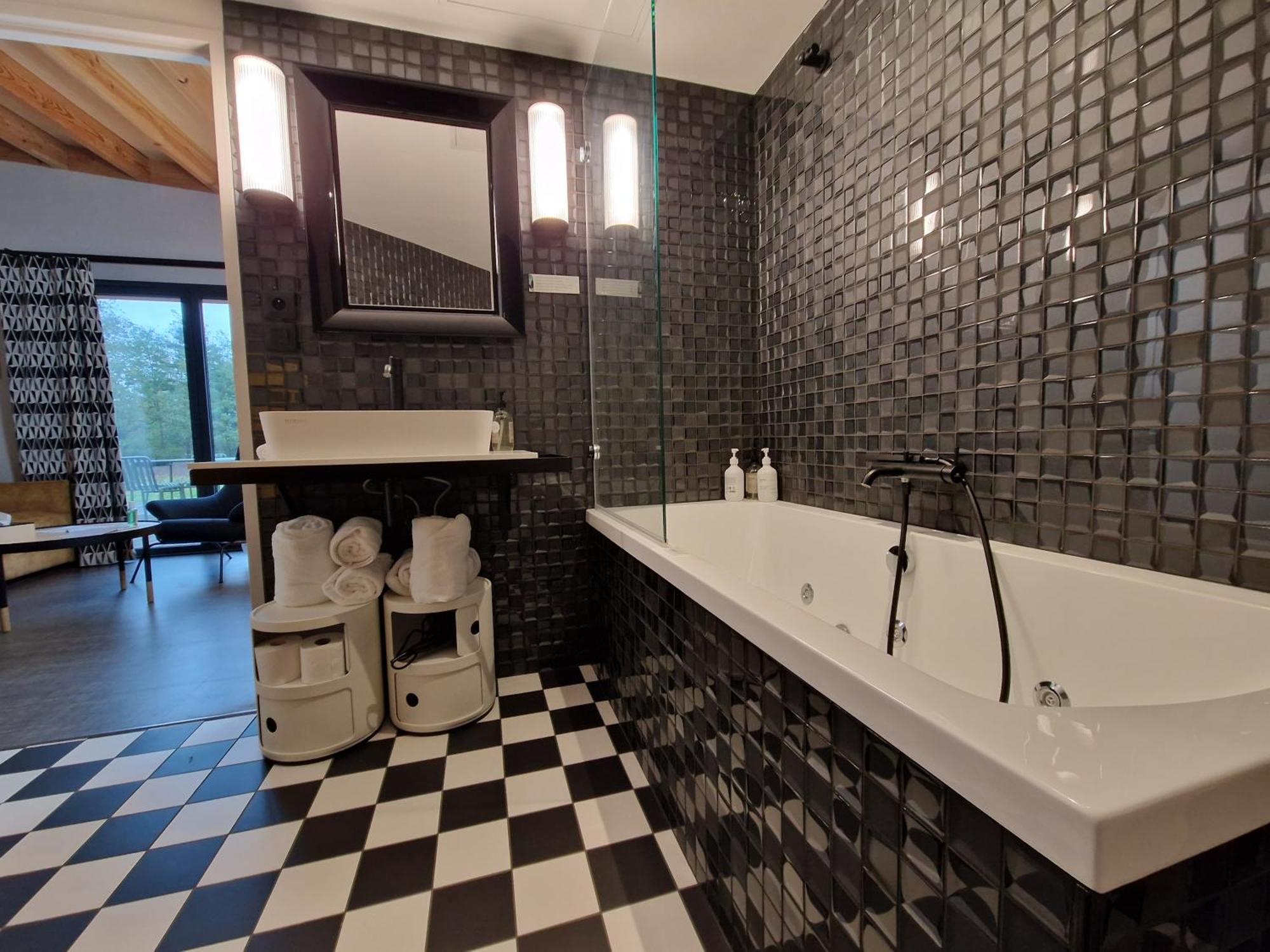 Domaine De L'Epau Eco-Resort Yvré-lʼÉvêque 외부 사진