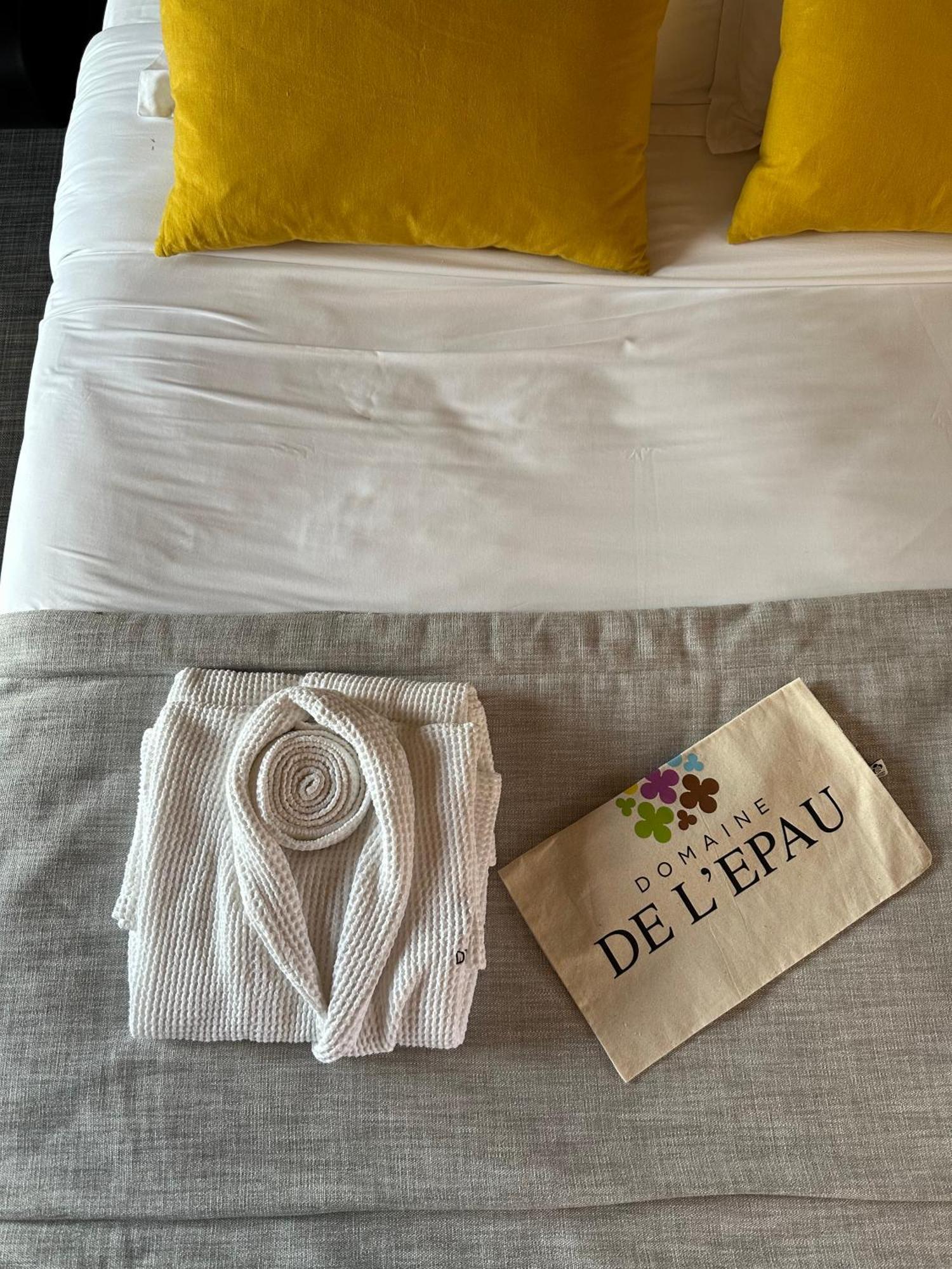 Domaine De L'Epau Eco-Resort Yvré-lʼÉvêque 외부 사진